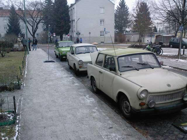 15012009.jpg - Nächste Szene - der Mörder-Wartburg ist jetzt auch schon da...