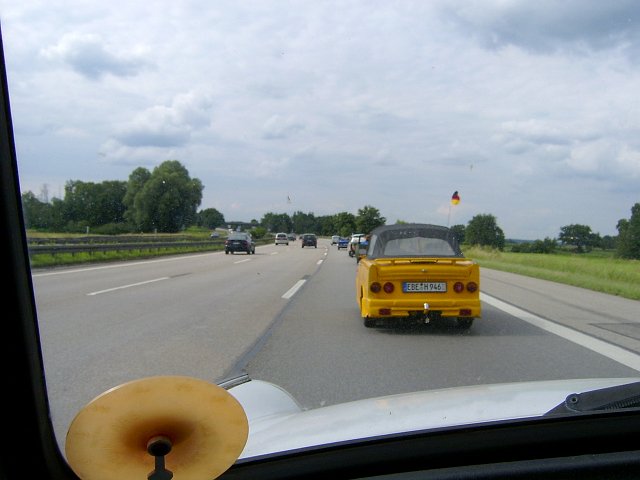 16_45.JPG - Anfahrt im Konvoi - zusammen ab Holledau.