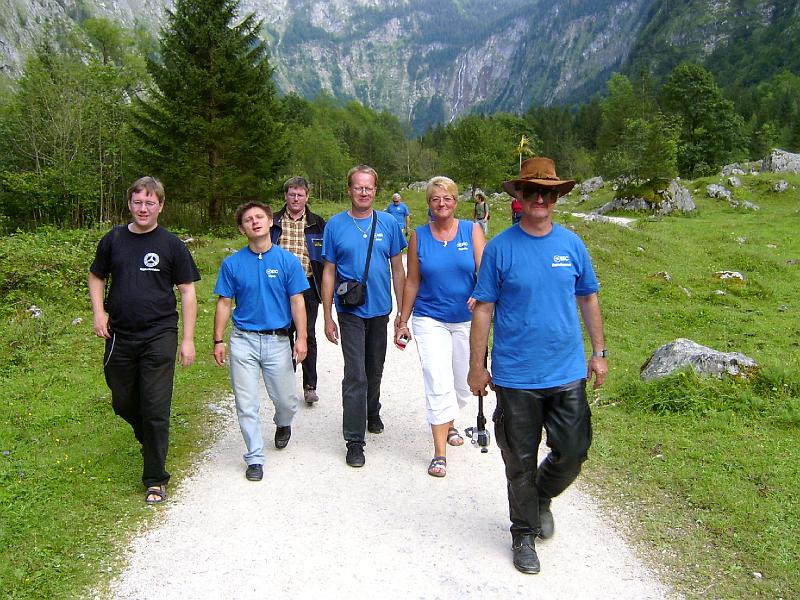 PIC_0285.JPG - Trabifahrer zu Fuß